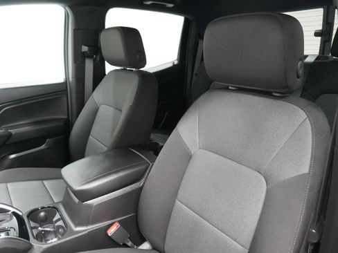 Used 2025 Chevrolet Colorado Trail Boss AWD/4WD image 11
