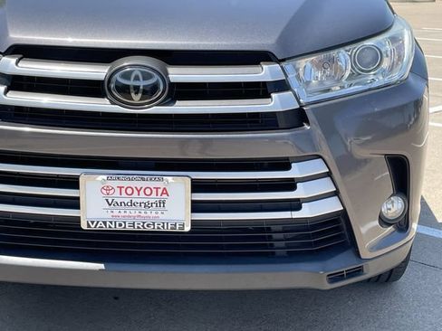 Used 2018 Toyota Highlander XLE FWD image 8