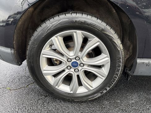 Used 2019 Ford Edge Titanium image 17