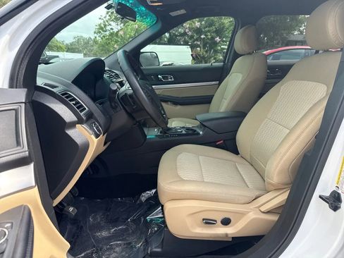 Used 2017 Ford Explorer FWD image 13