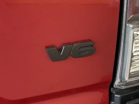 Used 2021 Toyota Tacoma TRD Sport AWD/4WD image 12