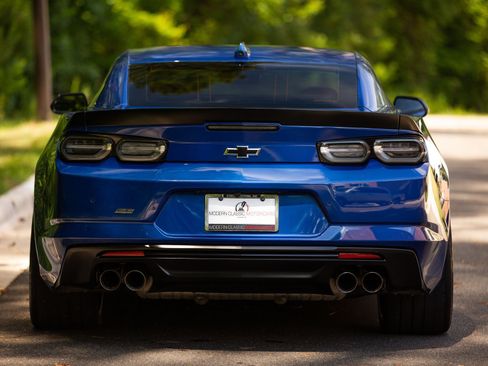 Used 2023 Chevrolet Camaro SS RWD image 9