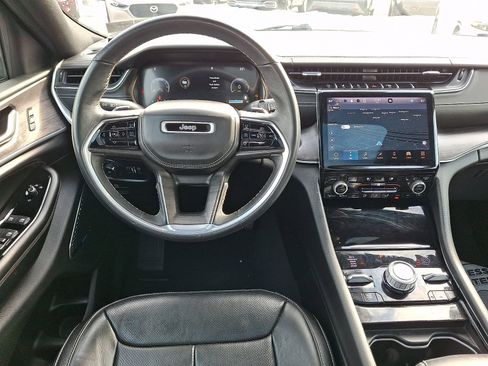 Used 2022 Jeep Grand Cherokee Overland image 11