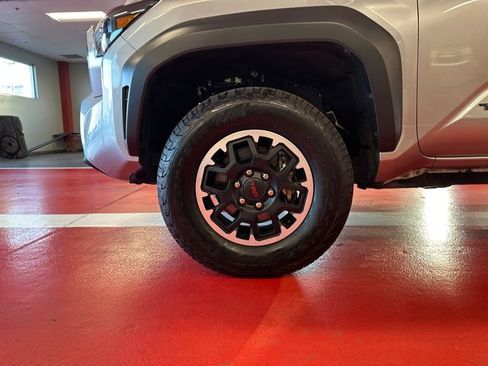 Certified 2024 Toyota Tacoma TRD Off-Road AWD/4WD image 27
