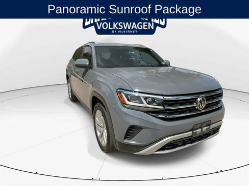 Used 2021 Volkswagen Atlas Cross Sport SE w/ Panoramic Sunroof Package FWD image 3