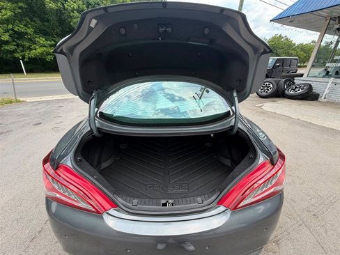 Used 2015 Hyundai Genesis 3.8 RWD image 18