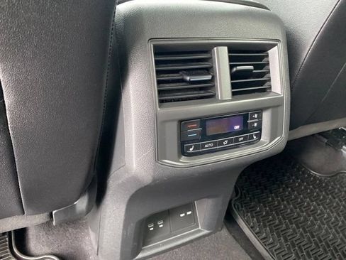 Used 2023 Volkswagen Atlas SEL Premium AWD/4WD image 19