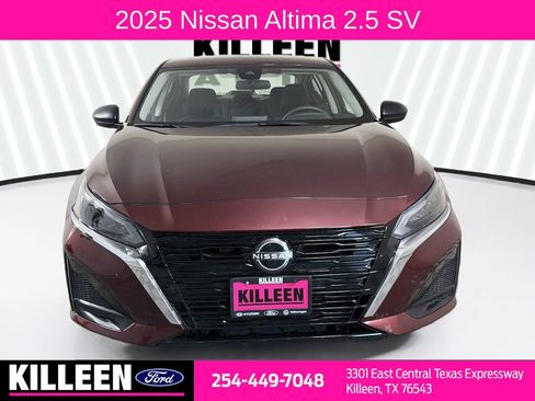 Used 2025 Nissan Altima 2.5 SV FWD image 2