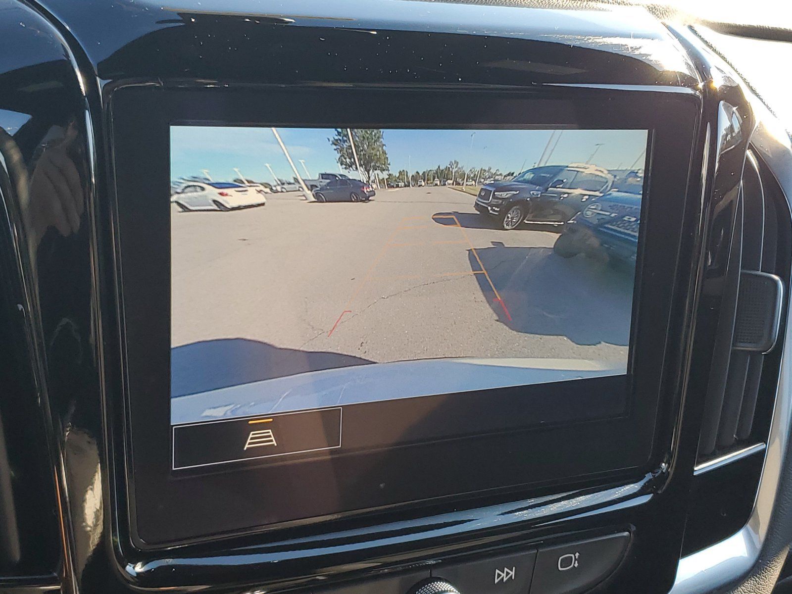 Used 2024 Chevrolet Traverse LT AWD/4WD image 27