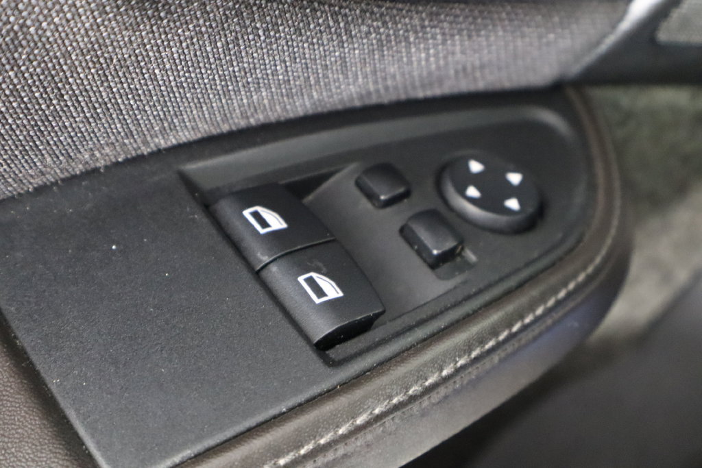 Used 2015 BMW i3 w/ Range Extender RWD image 16