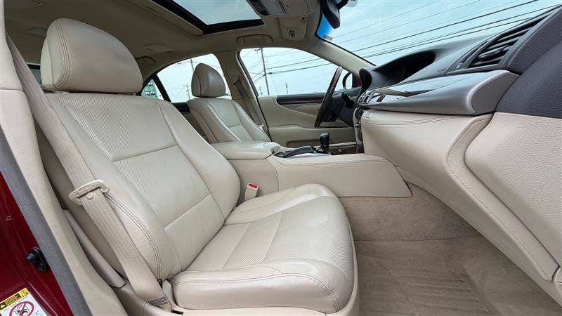 Used 2013 Lexus LS 460 AWD w/ Comfort Pkg image 38
