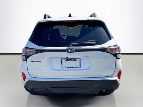 Used 2025 Subaru Forester Premium image 6