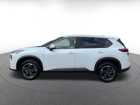 Used 2025 Nissan Rogue SV image 9