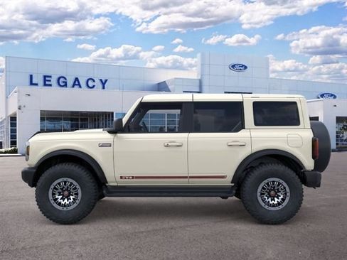 New 2026 Ford Bronco Outer Banks w/ Sasquatch Package AWD/4WD image 3