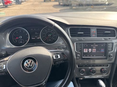 Used 2017 Volkswagen Golf Alltrack S image 18
