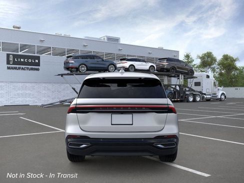 New 2026 Lincoln Nautilus Premier image 5