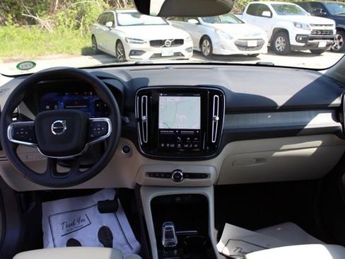 Certified 2023 Volvo XC40 B5 Ultimate w/ Climate Package AWD/4WD image 26