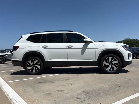Used 2024 Volkswagen Atlas SE FWD image 7