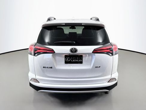 Used 2018 Toyota RAV4 XLE FWD image 26