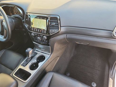 Used 2021 Jeep Grand Cherokee Limited image 29