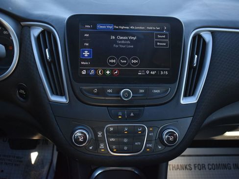 Used 2022 Chevrolet Malibu LT image 27