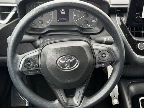 Used 2025 Toyota Corolla LE image 11
