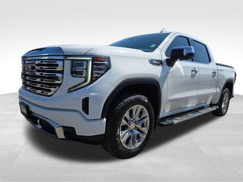 Used 2024 GMC Sierra 1500 Denali w/ Technology Package AWD/4WD image 5
