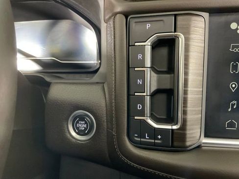 Used 2022 GMC Yukon XL Denali w/ Denali Premium Package image 26