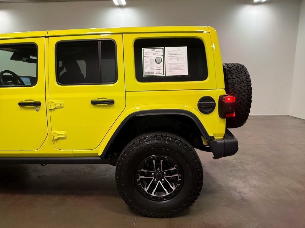 Used 2024 Jeep Wrangler Unlimited Rubicon AWD/4WD image 36