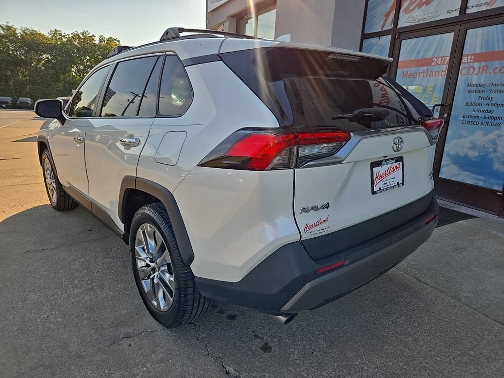 Used 2019 Toyota RAV4 Limited w/ Cold Weather Package AWD/4WD image 9