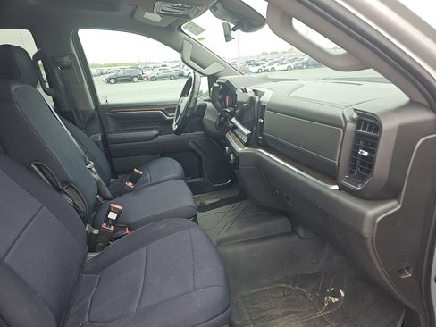 Used 2022 Chevrolet Silverado 1500 LT AWD/4WD image 11