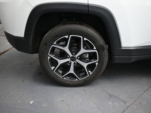 Used 2025 Jeep Compass Limited AWD/4WD image 17