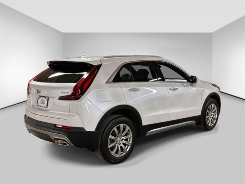 Used 2023 Cadillac XT4 Premium Luxury image 5