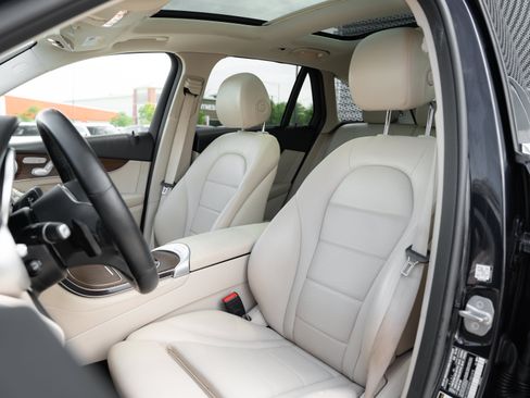 Used 2020 Mercedes-Benz GLC 300 4MATIC image 18