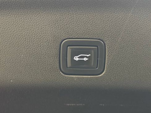 Used 2022 GMC Yukon Denali AWD/4WD image 38