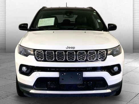 Used 2025 Jeep Compass Limited AWD/4WD image 2