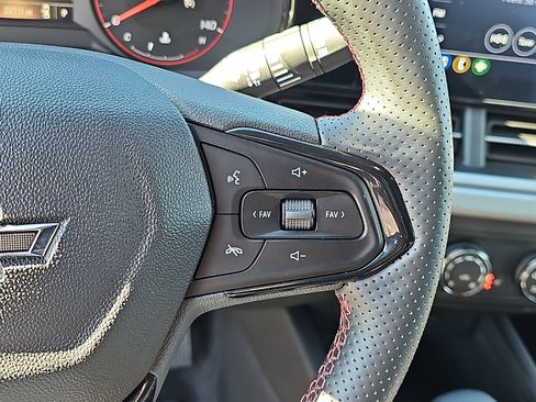 Used 2024 Chevrolet Trax RS image 21