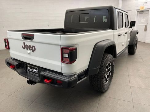 Certified 2024 Jeep Gladiator Rubicon AWD/4WD image 5