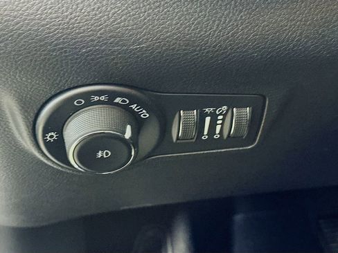Used 2024 Jeep Compass Limited image 21