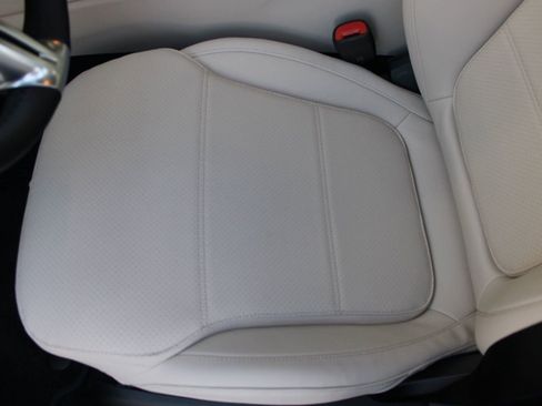 Used 2026 Mercedes-Benz C 300 Sedan image 13