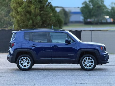 Used 2020 Jeep Renegade Latitude w/ Cold Weather Group AWD/4WD image 7