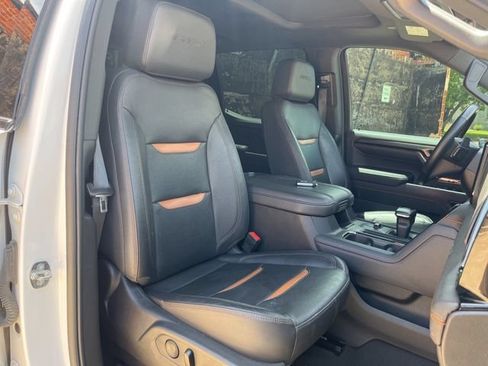 Used 2024 GMC Sierra 1500 AT4 w/ Technology Package AWD/4WD image 32