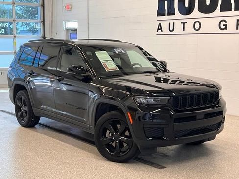 Used 2025 Jeep Grand Cherokee L Altitude AWD/4WD image 1