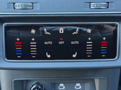 Used 2025 Audi Q7 3.0T Premium Plus image 34