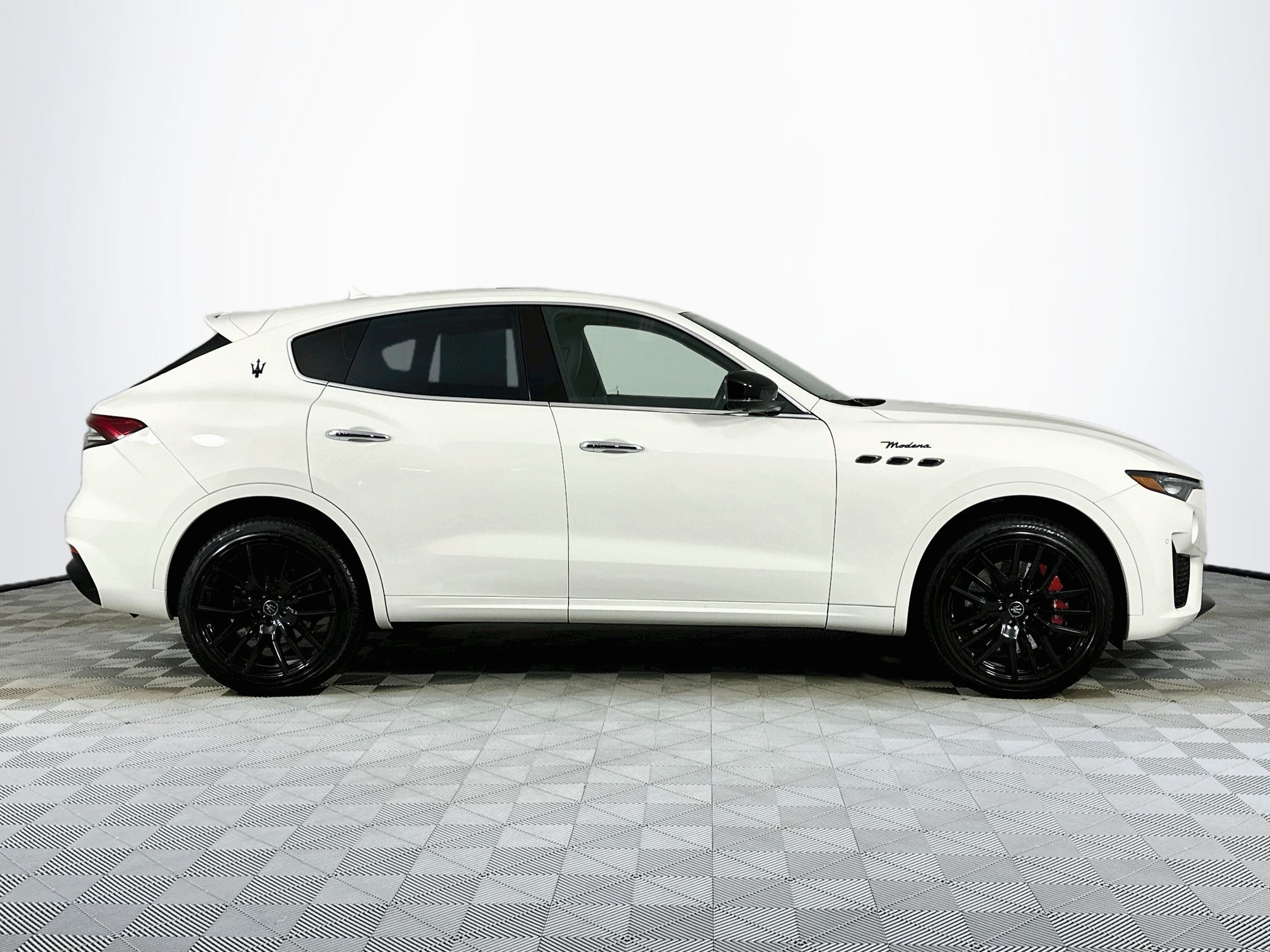 Used 2024 Maserati Levante Modena Ultima AWD/4WD image 4