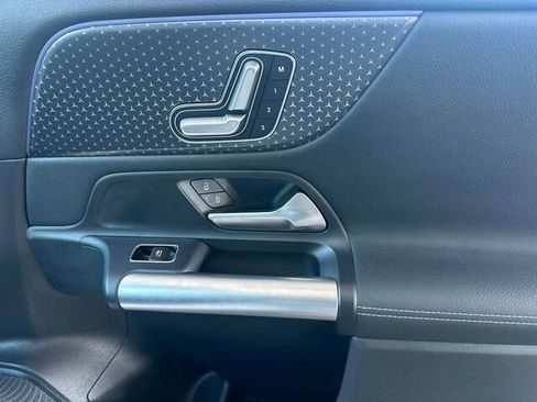 Used 2025 Mercedes-Benz GLA 250 4MATIC image 22