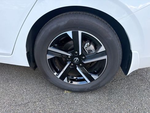 Used 2025 Nissan Sentra SV FWD image 5