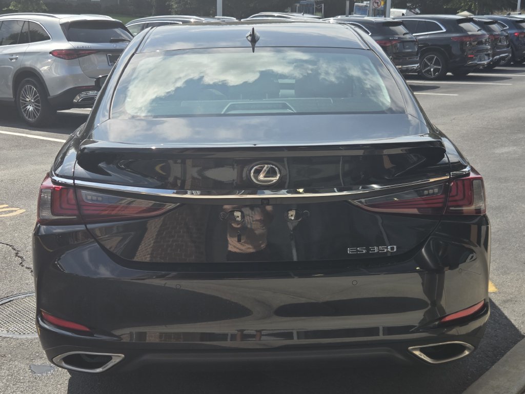 Used 2023 Lexus ES 350 w/ Premium Package FWD image 9
