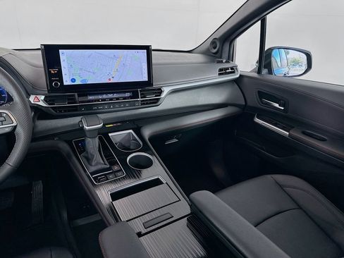 Used 2025 Toyota Sienna XSE image 24
