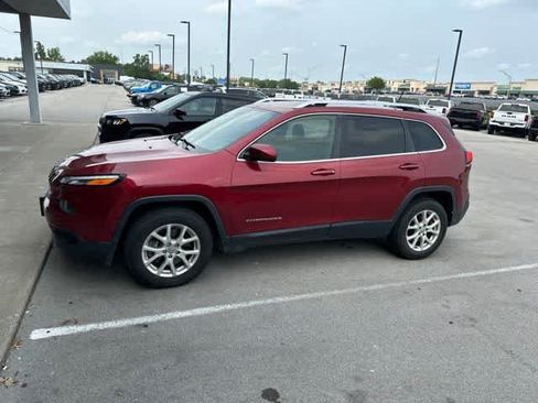 Used 2014 Jeep Cherokee Latitude AWD/4WD image 11